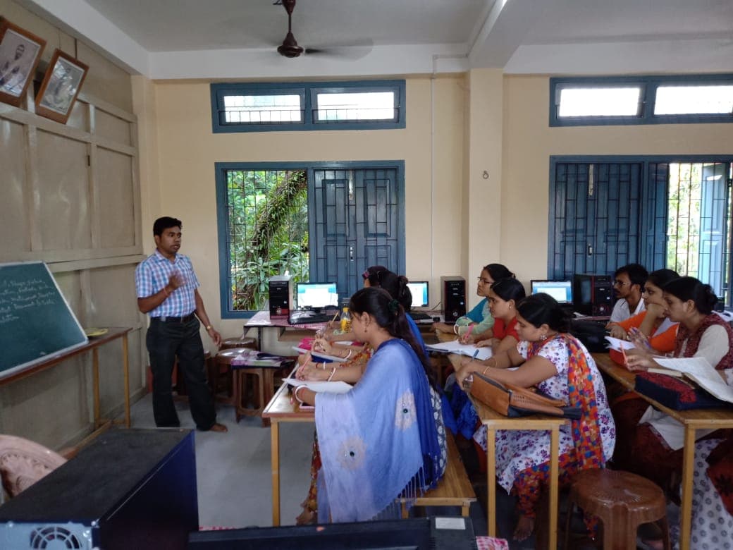Empowering youth with computer training
